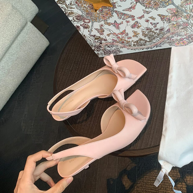 صنادل نسائية أنيقة بكعب منخفض  - مراجعة Slip Dress Satin وسعره