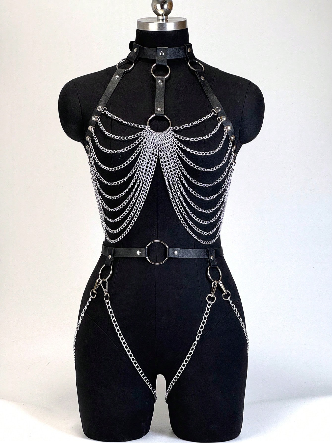 حزام نسائي عصري من الجلد الصنا - مراجعة Garter Belt Set وسعره