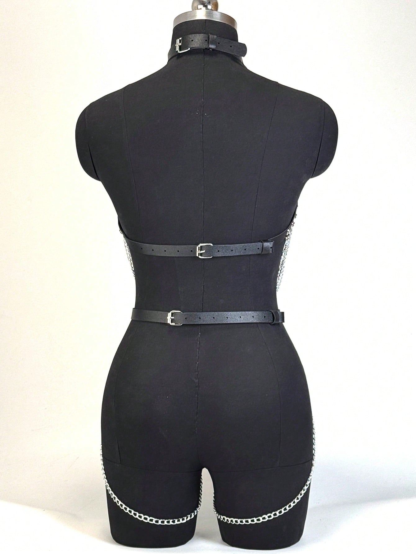 حزام نسائي عصري من الجلد الصنا - مراجعة Garter Belt Set وسعره